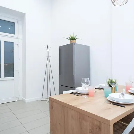 Super With A/c Budapest