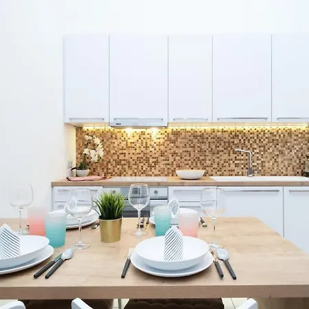 Super With A/c Budapest