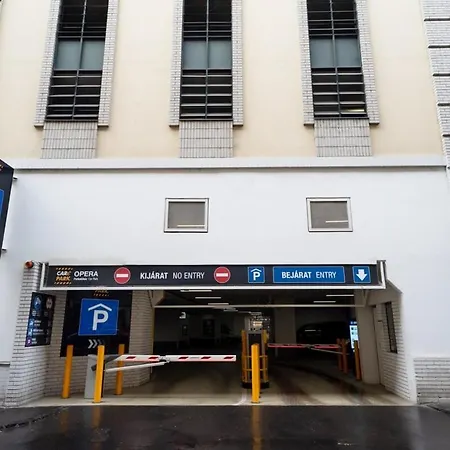 Super With A/c アパート *